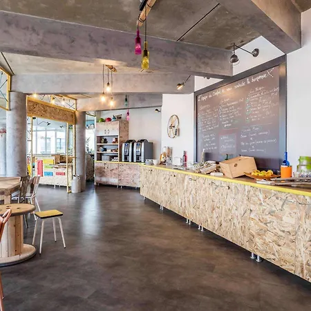 Greet Bordeaux Aeroport Hotel 2*