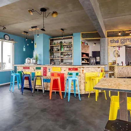 Hotel Greet Bordeaux Aeroport 2*