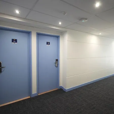 Greet Bordeaux Aeroport Hotel 2*