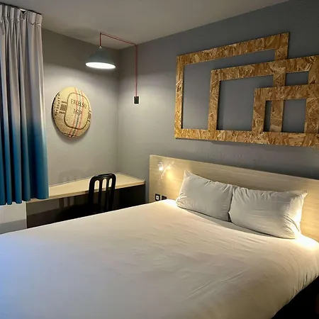 Greet Bordeaux Aeroport Hotel 2*