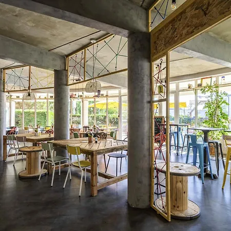 Greet Bordeaux Aeroport 2*