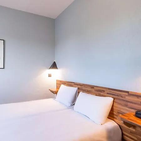 Greet Bordeaux Aeroport Hotel 2*